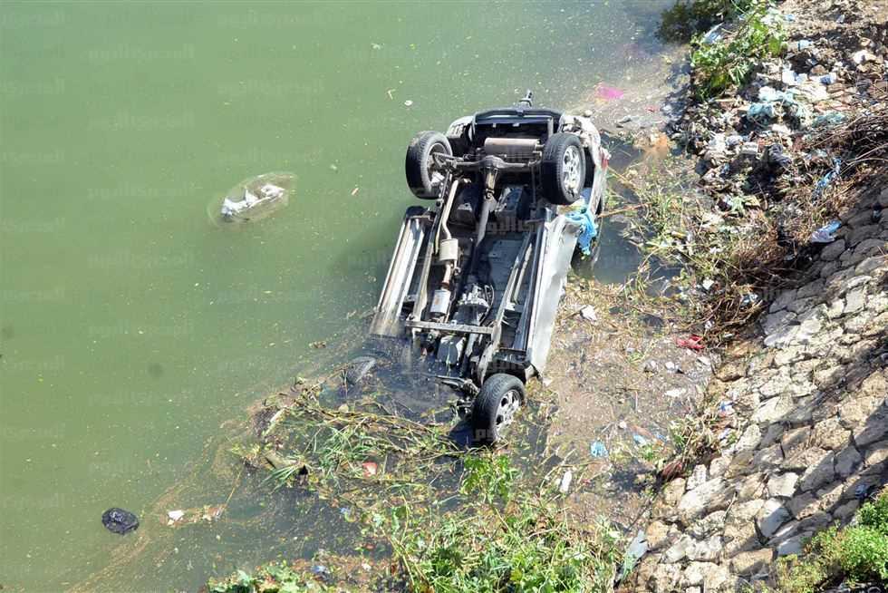 وفاة 6 في سقوط سيارة من المرسي النيلي بقنا.. والبحث جار عن الضحايا