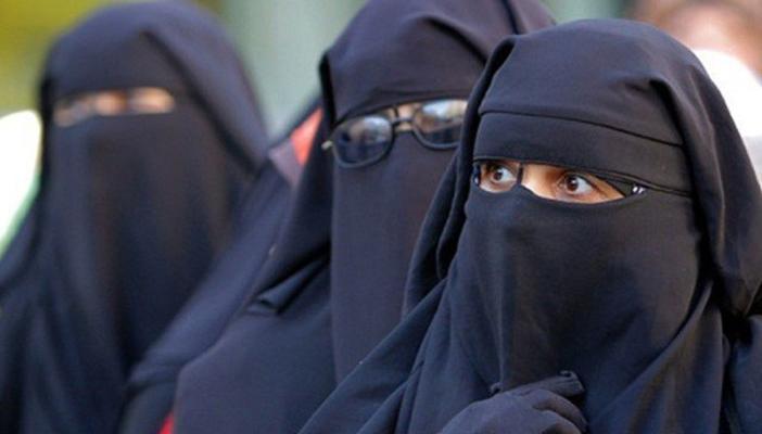 “النواب” يدرس مشروع قانون لمنع النقاب وخبراء: لا يجوز دستوريًا