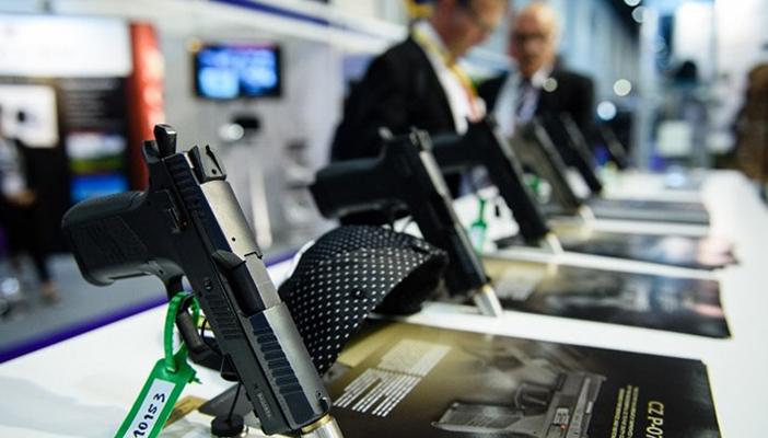 جارديان: إدانة حقوقية لدعوة مصر إلى معرض بريطاني لمعدات تجسس