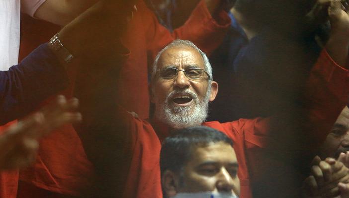 تأجيل محاكمة بديع وآخرين في قضية “أحداث الإسماعيلية” لجلسة الغد