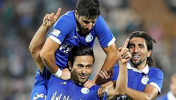 بالفيديو.. رئيس نادي إيراني يضرب مراسل علي الهواء