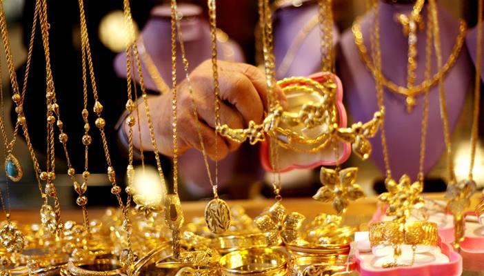 وسط ترقب لقرار رفع الفائدة الأميركية.. سعر الذهب يسجل 607 جنيهات