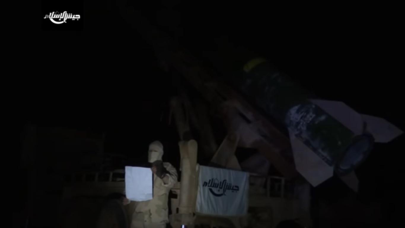 بالفيديو.. “جيش الإسلام” يُعلن إطلاق صاروخ باليستي على مواقع النظام