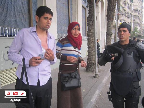 بالصور..سحل محرر”المصريون”من قبل قوات الأمن على الكورنيش