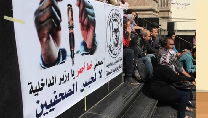 نادر فرجاني ينتقد صمت إعلام النظام على جريمة حبس الصحفيين