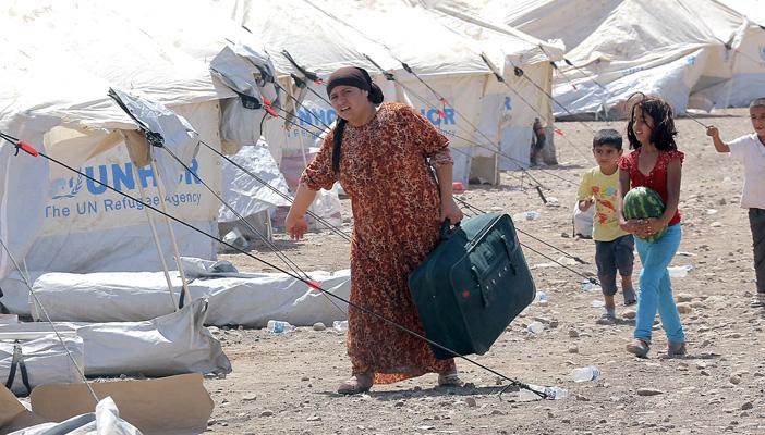 تحطيم أسطورة المخيمات الإنسانية للاجئين