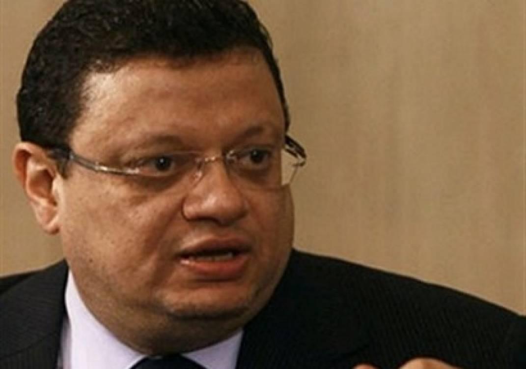 العثور على “ياسر علي” بجوار سيارته في حالة صحية سيئة