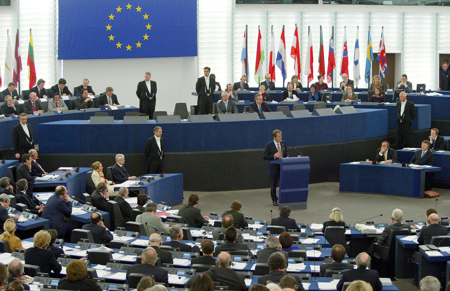 بسبب مقتل ريجيني.. البرلمان الأوروبي يوصي بمنع المساعدات عن مصر