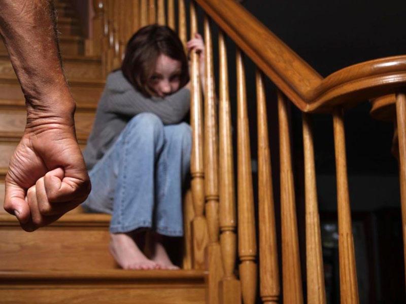 التحقيق مع أرملة عاطف عبيد في حادث تعذيب أطفال دار أيتام