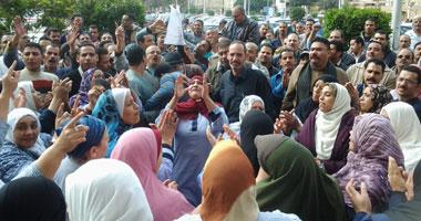 العاملون بـ”عقد المحافظ” بالمنيا  : نتقاضي 50 جنيه في الشهر