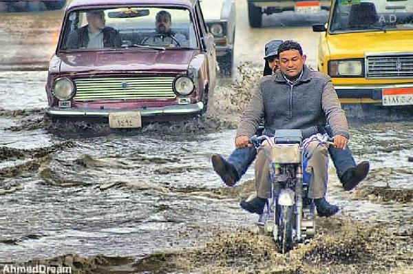 تهدم 4 منازل ونفوق عدد من الماشية وغرق الأراضى بسيول أسيوط