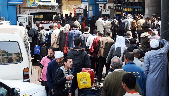 أزمة البنزين تشتعل في الأقصر.. والمواطن يدفع الثمن