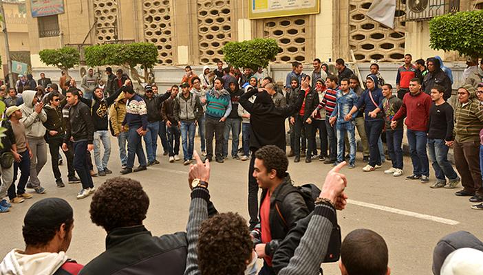 إضراب طلبة علوم الفيوم تنديدًا باقتحام الأمن للجامعة