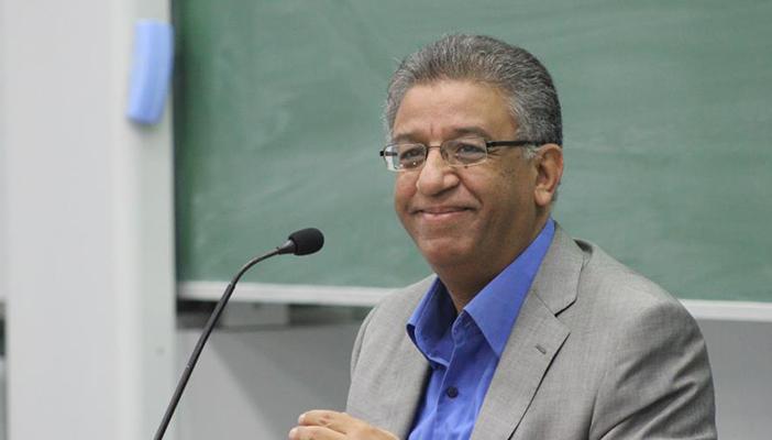 سيف الدولة للبرلمان الأوروبي: عنصريتكم مفضوحة.. كم ريجيني في مصر؟