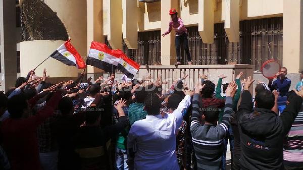 تظاهرات حاشده بجامعة ‫الفيوم‬ لليوم الثاني علي التوالي