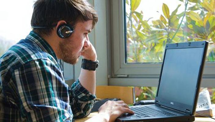 برنامج عربي ضمن خطة جامعة سويسرية للدراسة عن بُعد