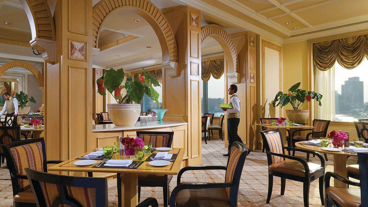 “المالية” تعفي هذه المطاعم من ضريبة القيمة المضافة