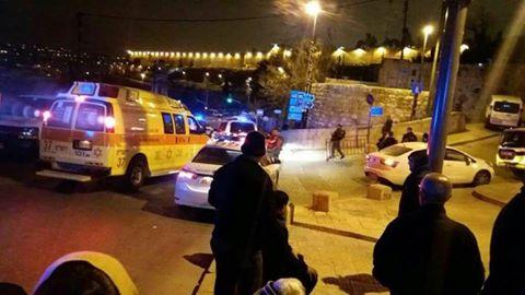 بالصور والفيديو.. استشهاد فلسطيني بعد طعن جنديين إسرائيليين بالقدس