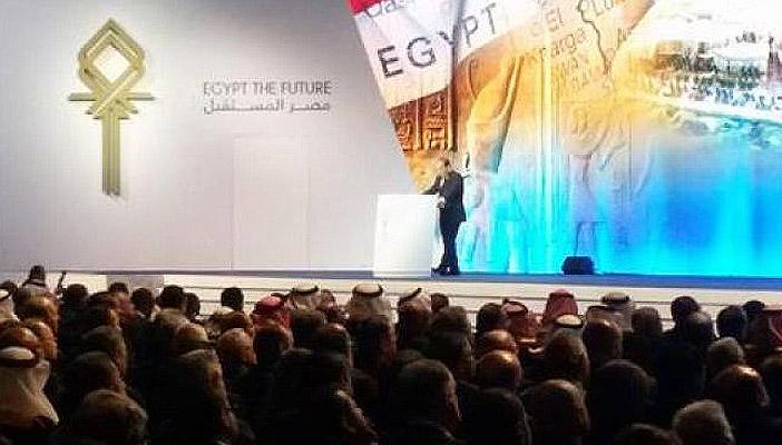 بالفيديو.. ضيوف المؤتمر الاقتصادي ينامون أثناء كلمة السيسي