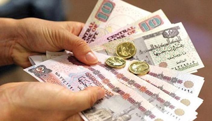 خبراء لـ”رصد”: رفع سعر الدولار سيسبب كارثة في الأسعار