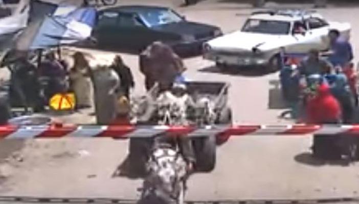 بالفيديو.. حدث في قليوب قطار يدهس حمارا وصاحبه ينجو بأعجوبة