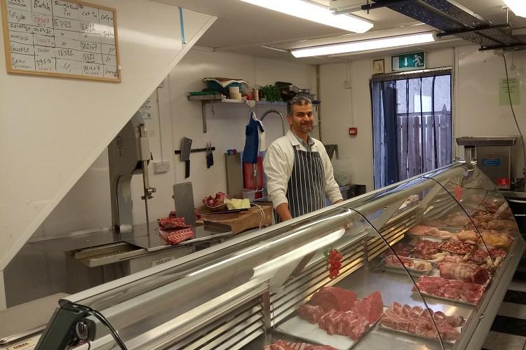 صحيفة أيرلندي :”سكندري” يغير ثقافة طعام الأيرلنديين بالبسطرمة