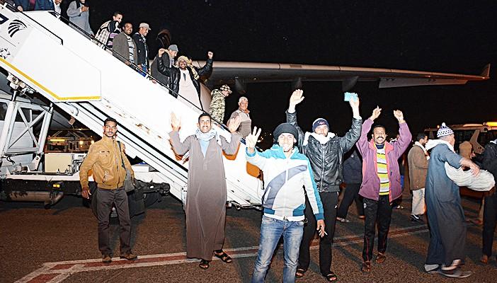 توقف رحلات الجسر الجوي لنقل النازحين من ليبيا للقاهرة