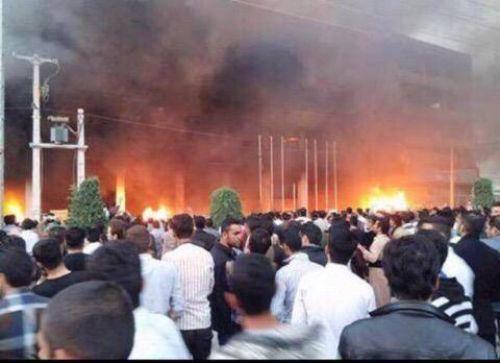 انفجار يهز سوق طهران الكبير بإيران