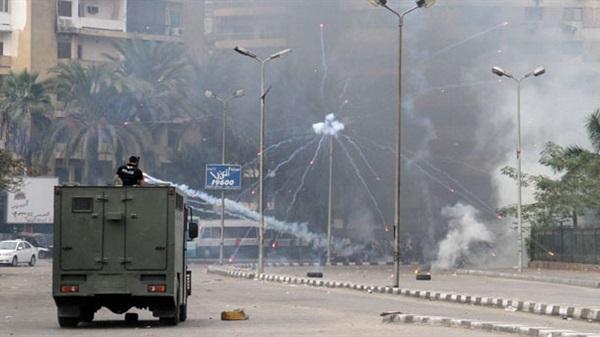 كر وفر بين رافضي الانقلاب وقوات الانقلاب بأسيوط