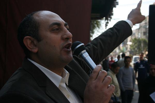 “خالد علي” و”نوارة نجم” يدعوا  لمليونية امام مقر الإخوان