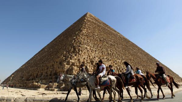 ننشر قائمة بأعداد السائحين..28% نسبة تراجع معدلات السفر لمصر