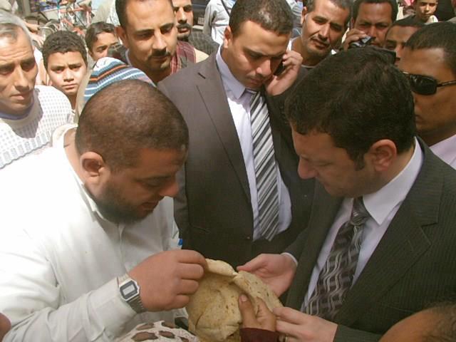 مواطنو سوهاج يناشدون وزير التموين استمرار الرقابة