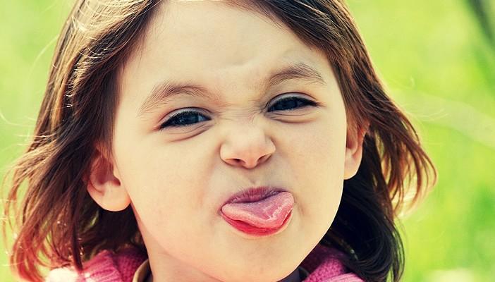 دراسة علمية: زيادة المديح قد يصيب الطفل بالنرجسية