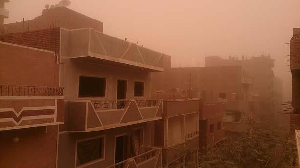 اختناق 85 عاملا في أحد المصانع بسبب سوء الطقس بالمنيا