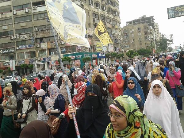 تظاهرة حاشدة لطالبات الأزهر بالقاهرة رفضًا لاعتقال الطالبات