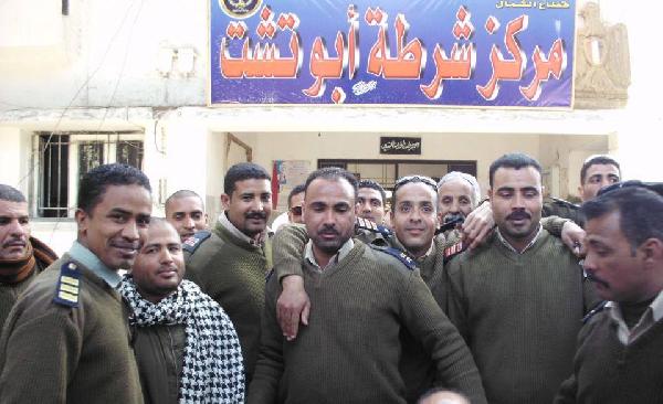 أفراد الشرطة بقنا يتظاهرون للمطالبة بالقصاص لمقتل زملائهم