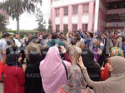 وقفة إحتجاجية لطلاب المعهد العالي للهندسة بكفر الشيخ