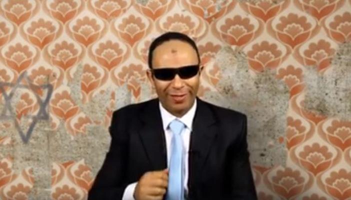 بالفيديو.. عطوة كنانة يسخر من السيسي في ذكرى عيد الأم