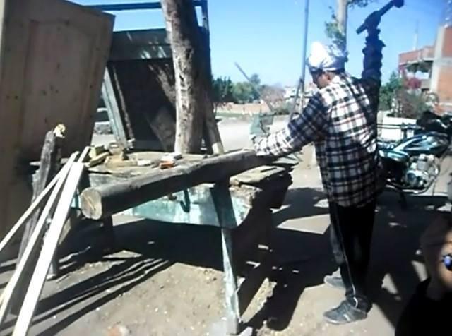 أصحاب الورش بأبو حماد يحتجون لانقطاع الكهرباء المتكرر