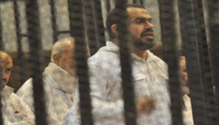 الاعتداء على الدكتور صلاح سلطان وكسر أسنانه بسجن العقرب