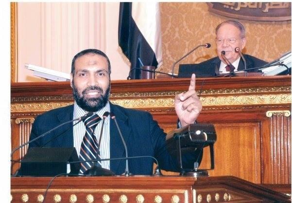 الداخلية ترحل برلمانيا سابقا معتقلا للمستشفى موثق اليدين والقدمين