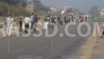 سلسلة بشرية بكفر الزيات رفضًا للإنقلاب العسكري