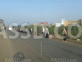 سلسلة بشرية لمناهضى الانقلاب بطناح تنديدًا بغلاء الأسعار