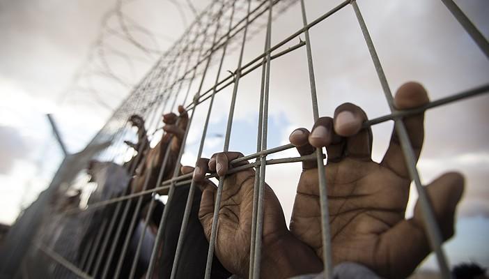 معتقل بسجن بني سويف مهدد بالوفاة لتدهور صحته