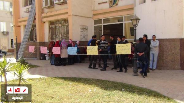 جامعة الفيوم : العاملون يضربون عن العمل للمطالبة بالتثبيت