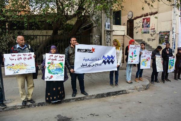 بالصور.. وقفة للبديل الثوري أمام نقابة الصحفيين