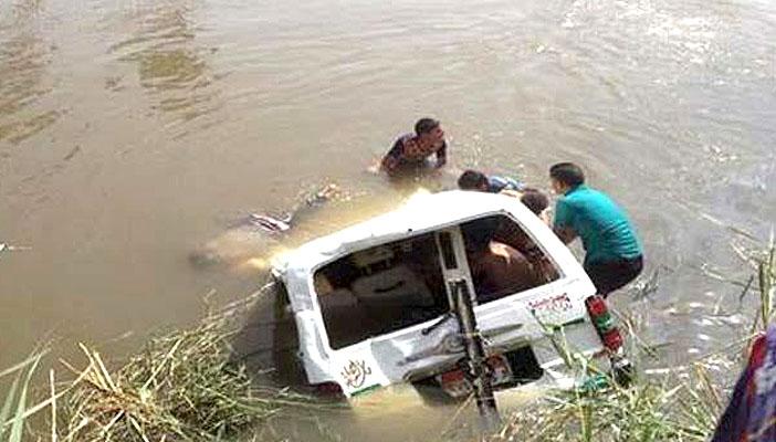 مصرع 7 وإصابة 3 في انقلاب سيارة في ترعة بسوهاج