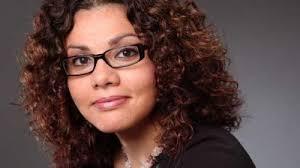 منى سيف عن براءة العادلى: كله عينى عينك