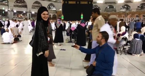 تعرف على بطل فيديو الخطبة في الكعبة