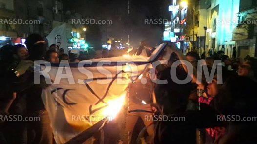 متظاهرو السويس يحرقون علم أمريكا وإسرائيل في فاعلية اليوم